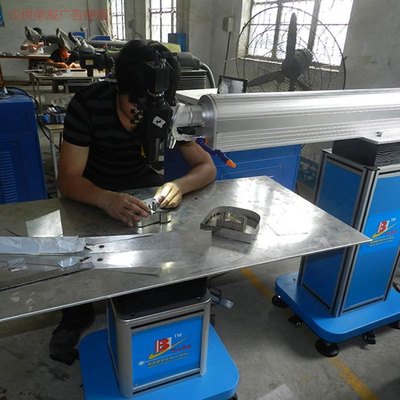 宿州大樓大堂標(biāo)識標(biāo)牌與榮威廣告在LED、商場及交通路牌中的應(yīng)用